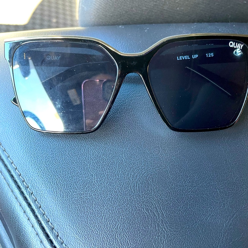 Quay Level up sunglasses